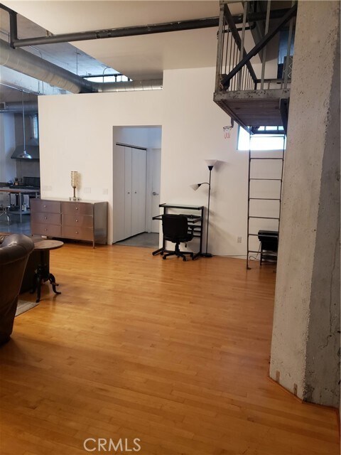 Foto del edificio - 115 W 4th St
