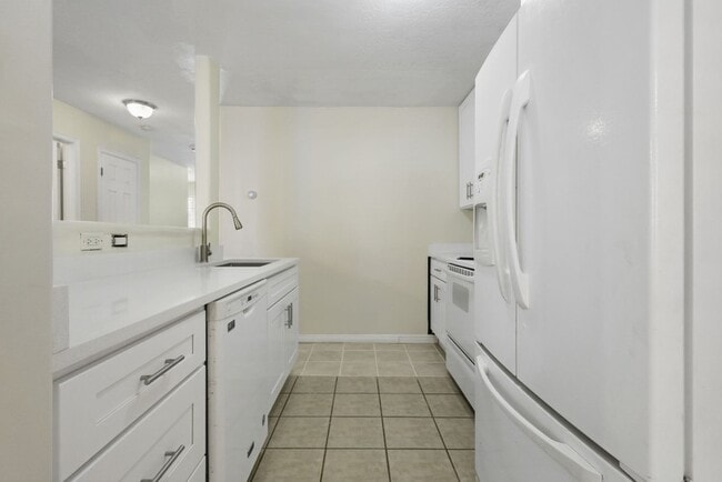 Building Photo - 10504 Sage Flats Way