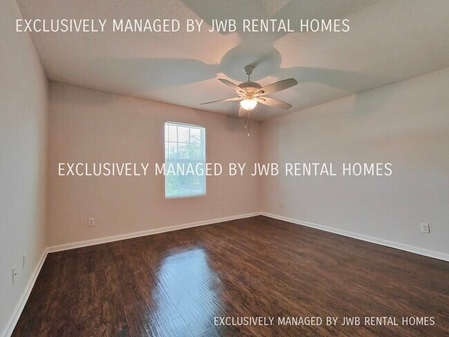 Foto del edificio - 8401 McGirts Village Ln