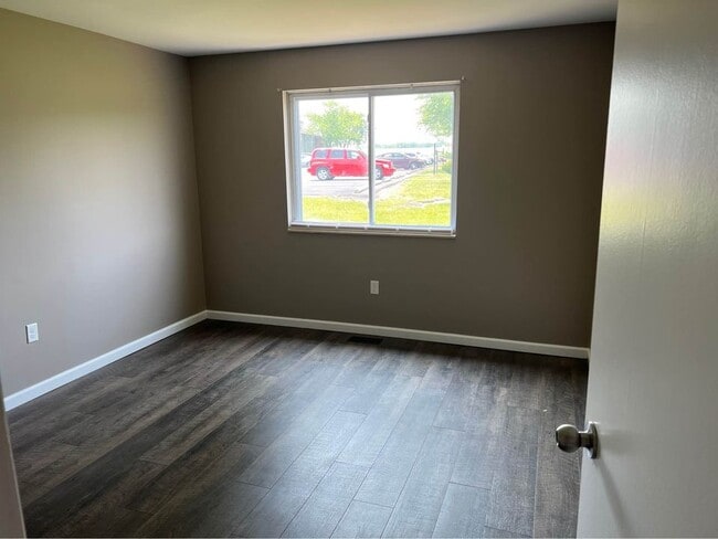 Bedroom - 2275 N Cable Rd