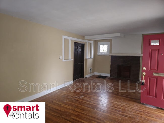 Building Photo - 2311 S Big Bend Blvd