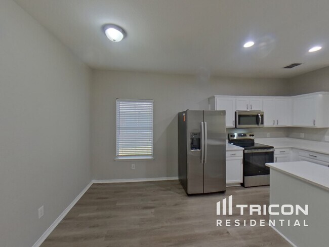 Foto del edificio - 1718 White Pine Trail
