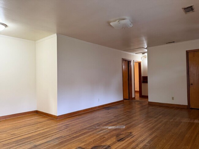 Foto del edificio - 1914 S Van Buren St