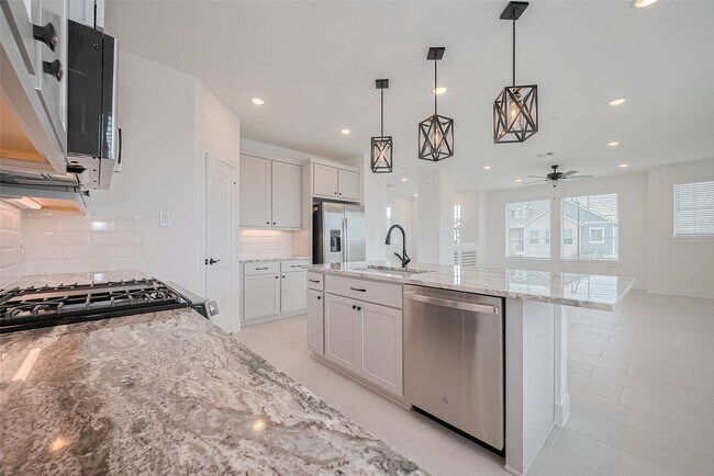 Building Photo - 7746 Meadow Mouse Ln