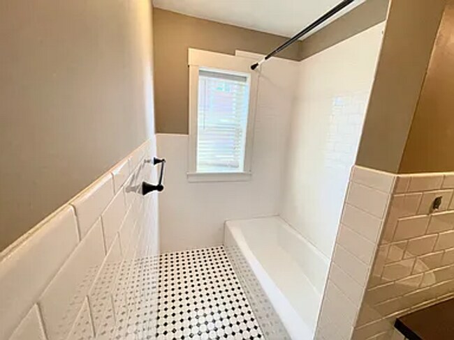 Foto del edificio - 414 S 40th St