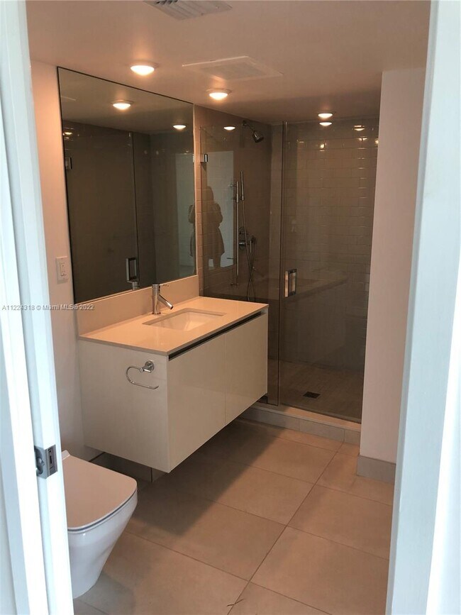 Foto del edificio - 1025  92 ST  401 Bay Harbor Islands Fl 33154