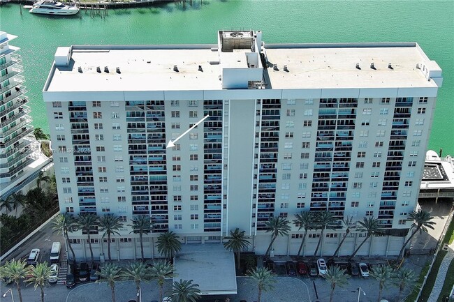 Foto del edificio - 6770 Indian Creek Dr