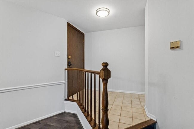 Building Photo - 1601 Thames Ct