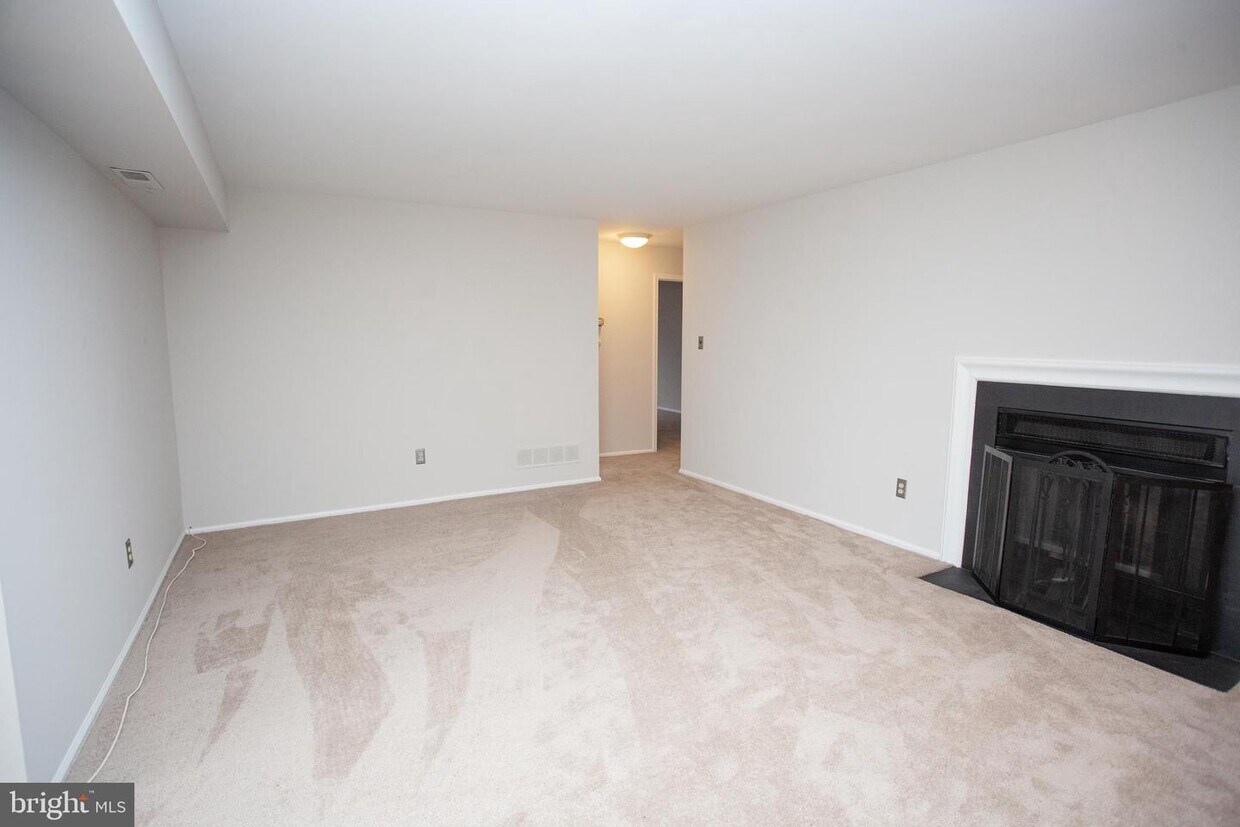 Primary Photo - 159A Birchfield Ct