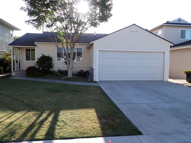 Foto del edificio - Single Family House in Desirable Neighborhood