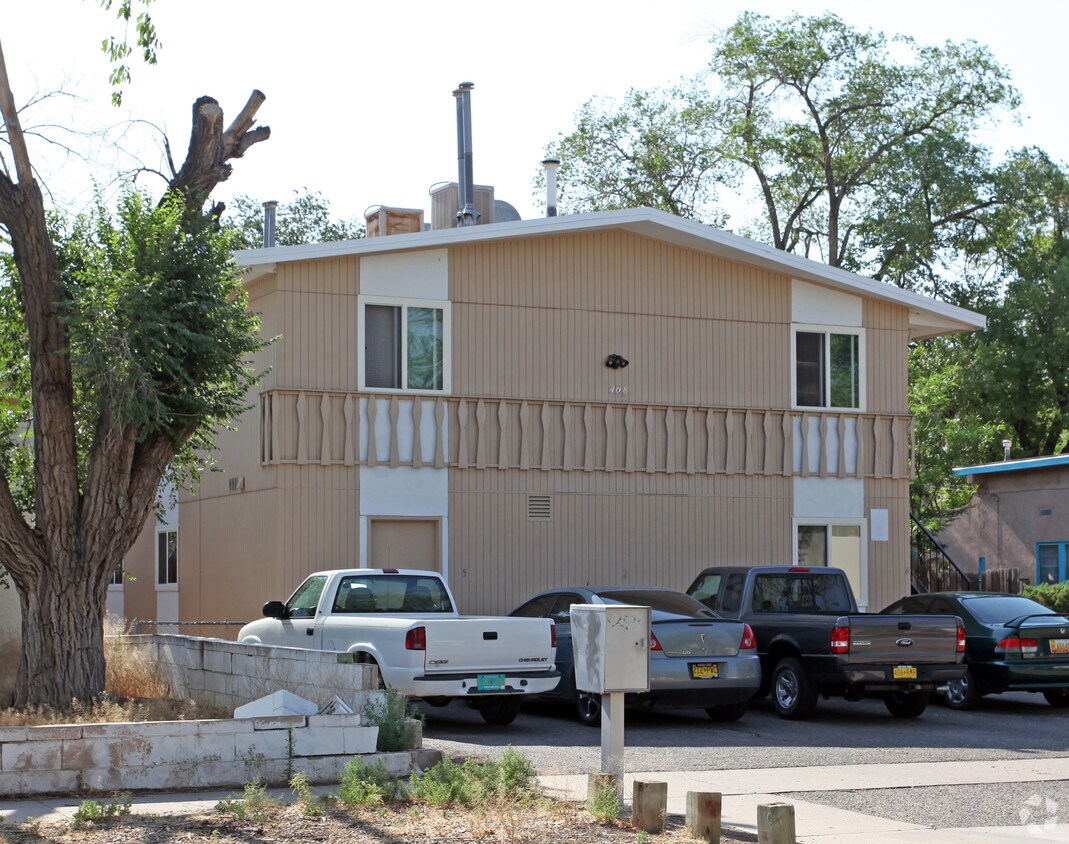 Building Photo - 408 Columbia Dr SE