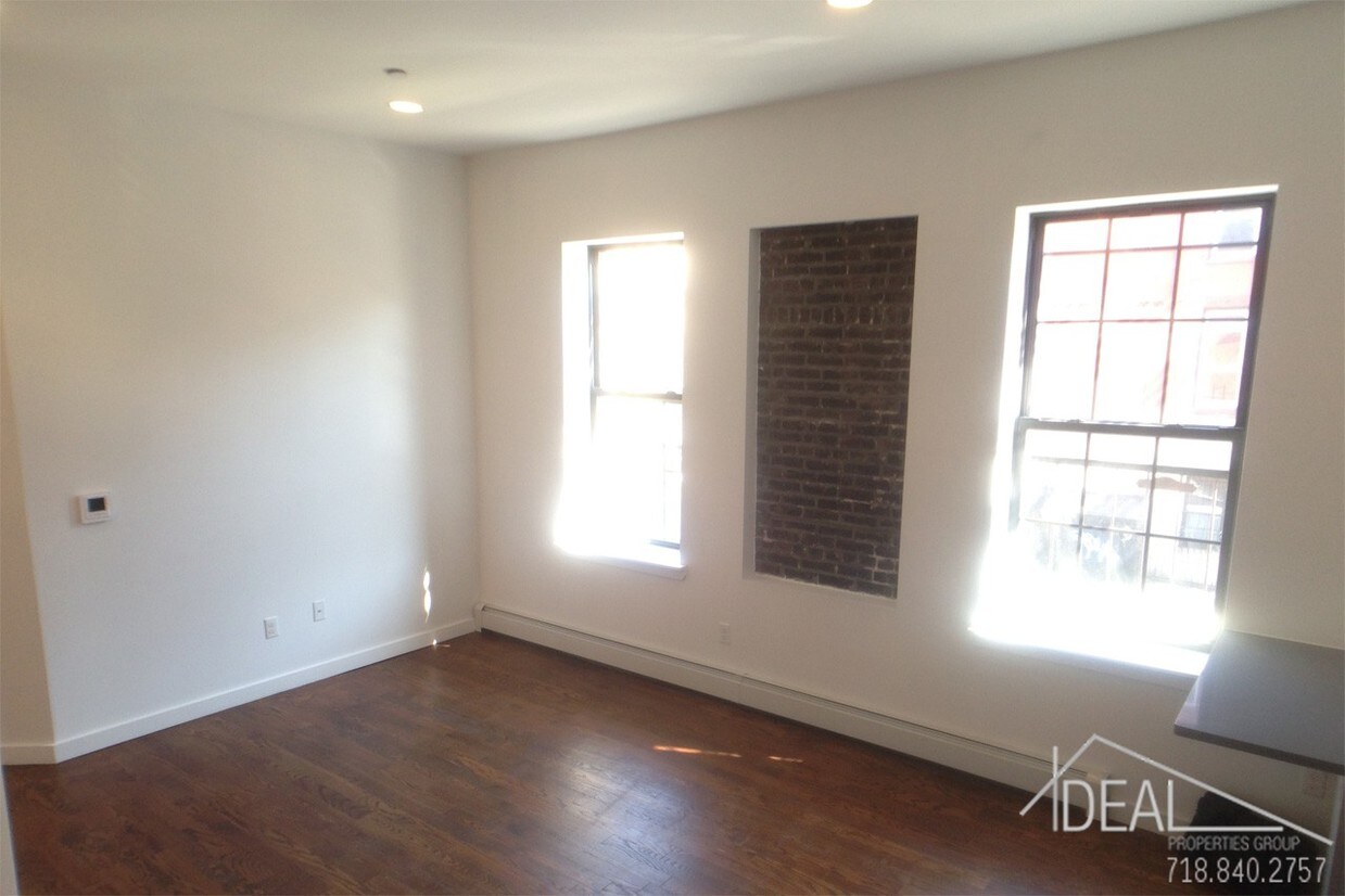 Foto principal - 387 Quincy St
