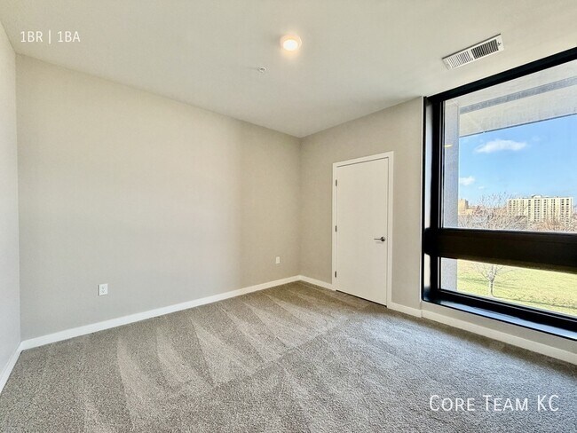 Foto del edificio - 500 E 8th St