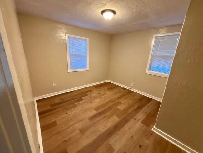 Foto del edificio - Great 2 Bed 1 Bath House in Richmond -- AVAILABLE NOW!