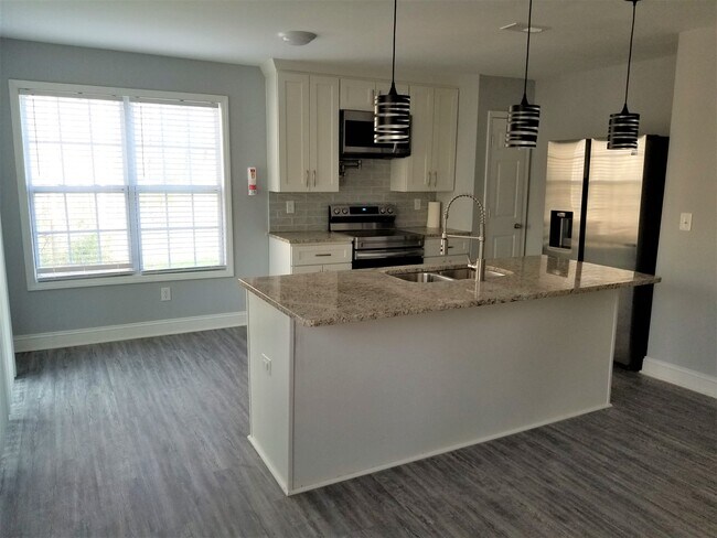 Cocina - 2810 Herndon Village Way