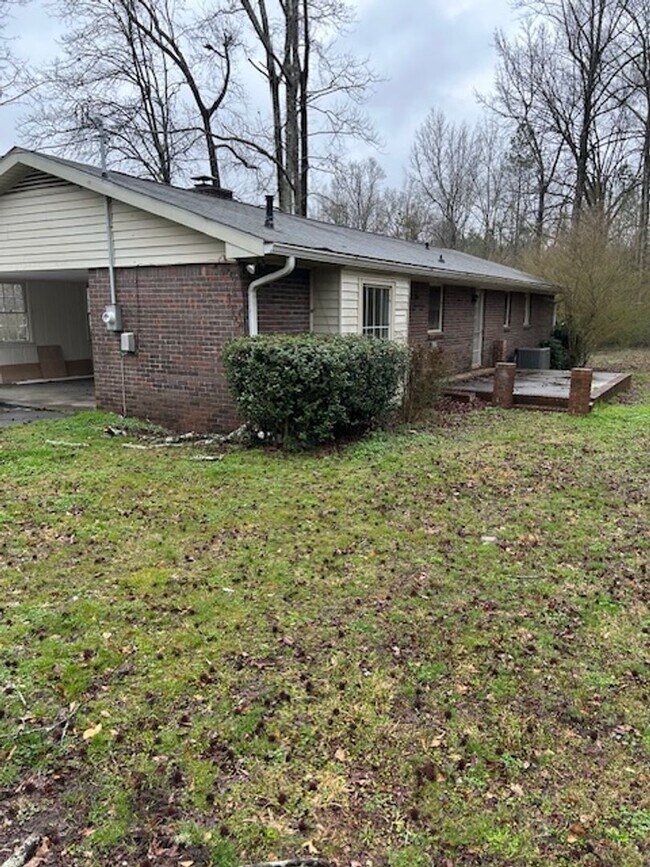 Building Photo - 75 Red Oak Dr