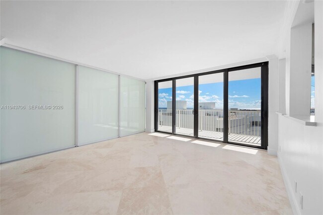 Foto del edificio - 3590 S Ocean Blvd