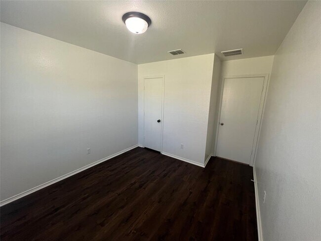 Foto del edificio - 270 Sheep Trail Dr