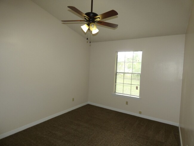 Foto del edificio - Charming 2-Bedroom Apartment - Prime Location