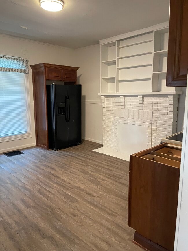 Building Photo - 816 W Ashland Ave