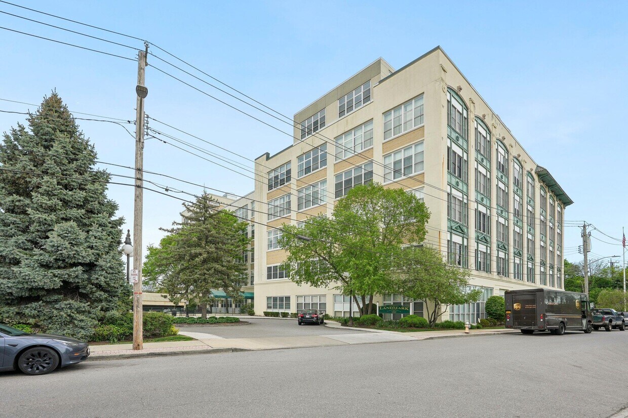 Foto principal - 1 Landmark Sq