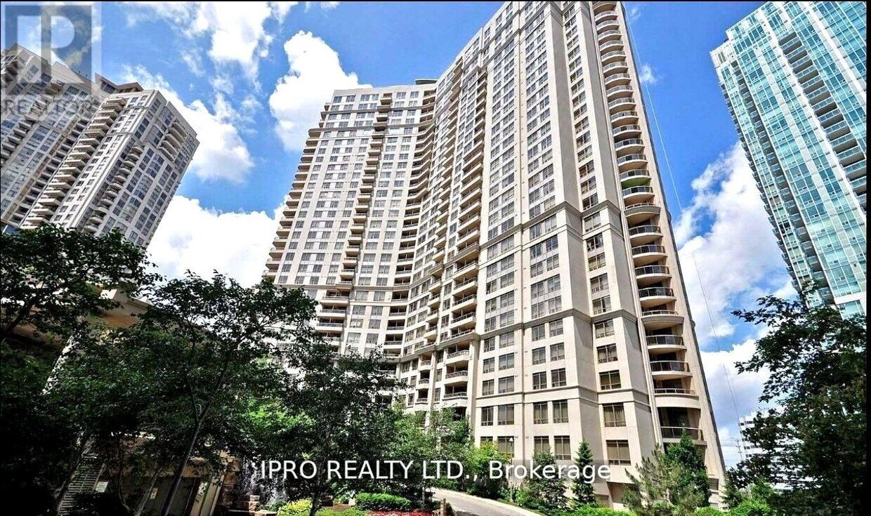 Photo principale - 3888-3888 Duke of York Blvd