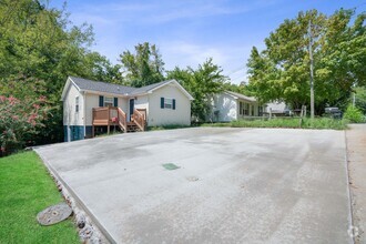 Building Photo - 408 Martin St