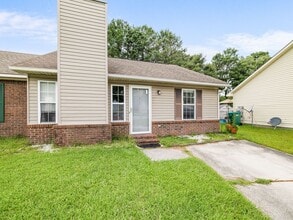 Building Photo - 116 Live Oak Ct