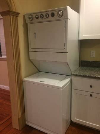 Building Photo - 3906 Altamont Ave