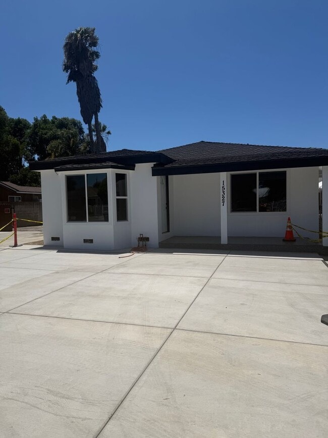 Building Photo - 15327 S Butler Ave