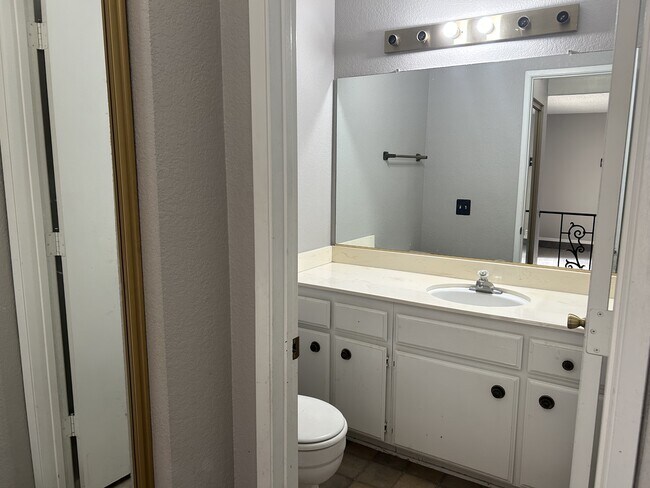 Building Photo - 16780 Green Tree Blvd