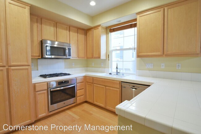 Building Photo - 2273 Golden Crest Common