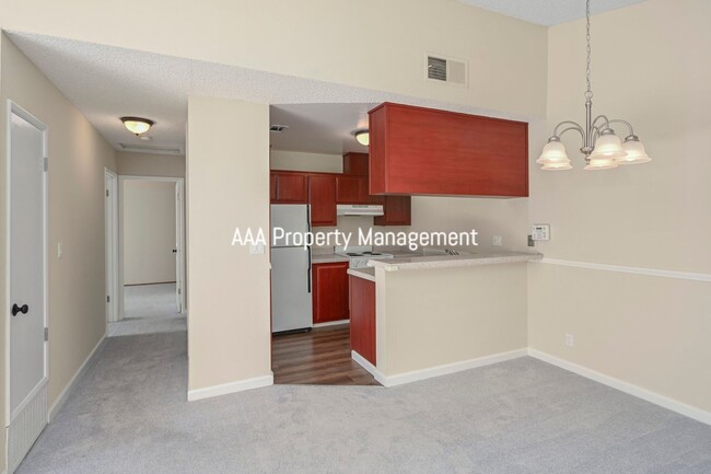 Foto del edificio - Concord Beautiful 2 bedroom 1 bath condo! ...