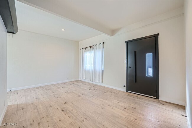 Foto del edificio - 1414 E Phillips Ave
