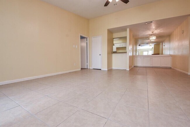 Foto del edificio - 10555 Turtlewood Ct
