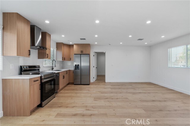 Foto del edificio - 11142 Woodley Ave