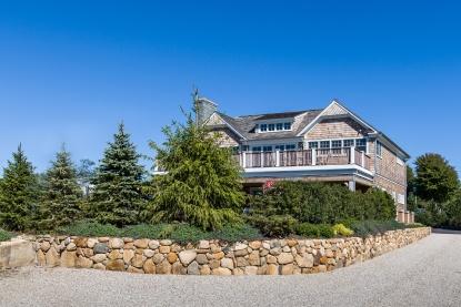 Building Photo - 246 E Lake Dr
