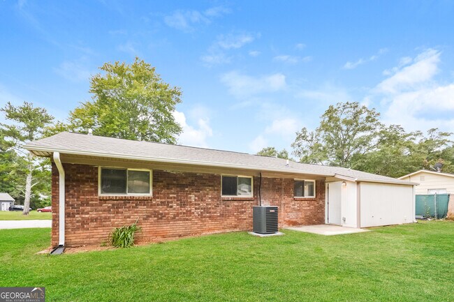 Foto del edificio - 1534 Flicker Rd