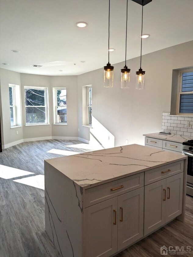 Foto principal - 71 Livingston Ave