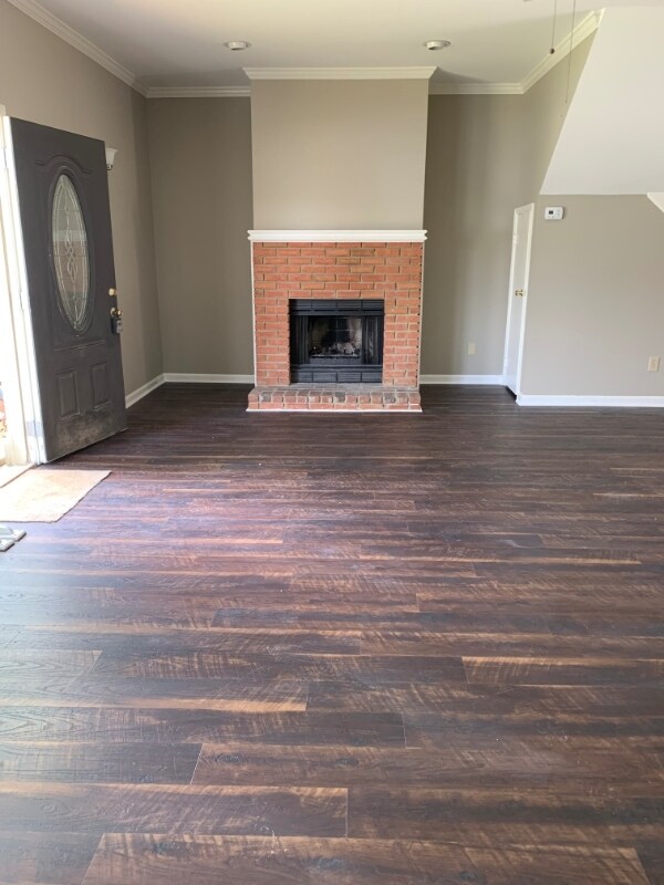 Foto del edificio - 802 Hillsboro Ln
