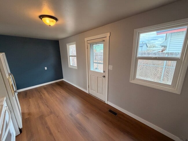 Building Photo - 3106 N Lidgerwood St
