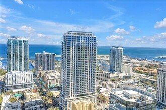 Building Photo - 275 1st Ave S