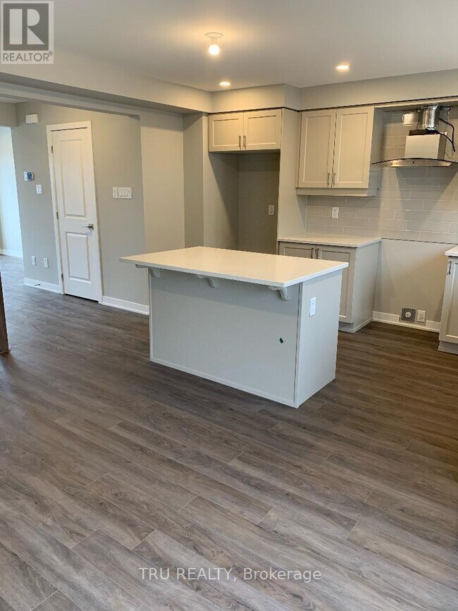 Building Photo - 32 Limnos Ln