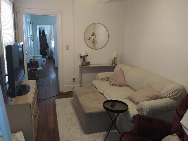 Foto del edificio - 2137 Newport Pl NW