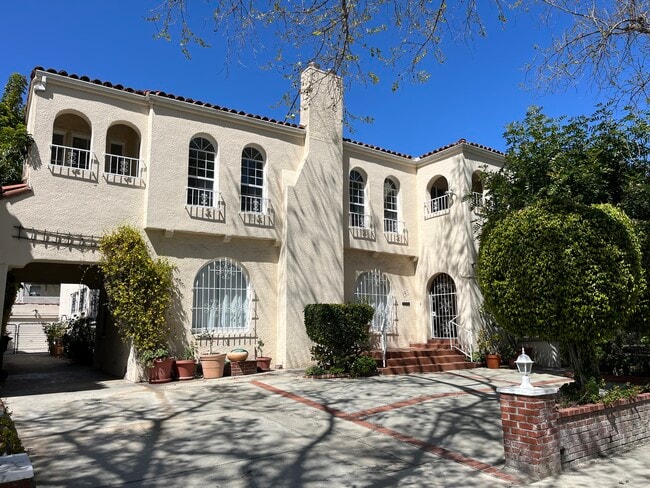 Building Photo - 109 N Mansfield Ave
