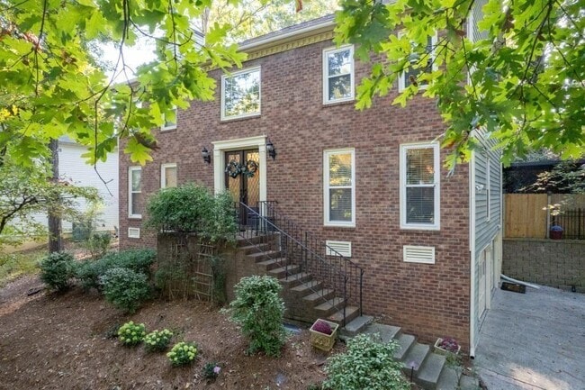 Foto del edificio - 2339 Milstead Cir NE