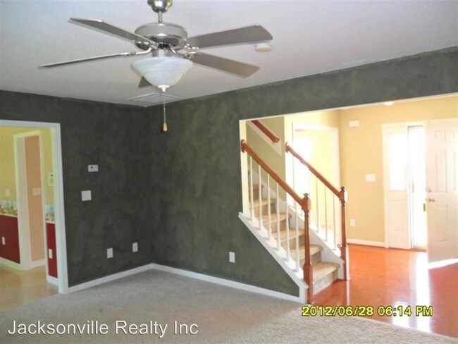 Building Photo - 313 Providence Dr