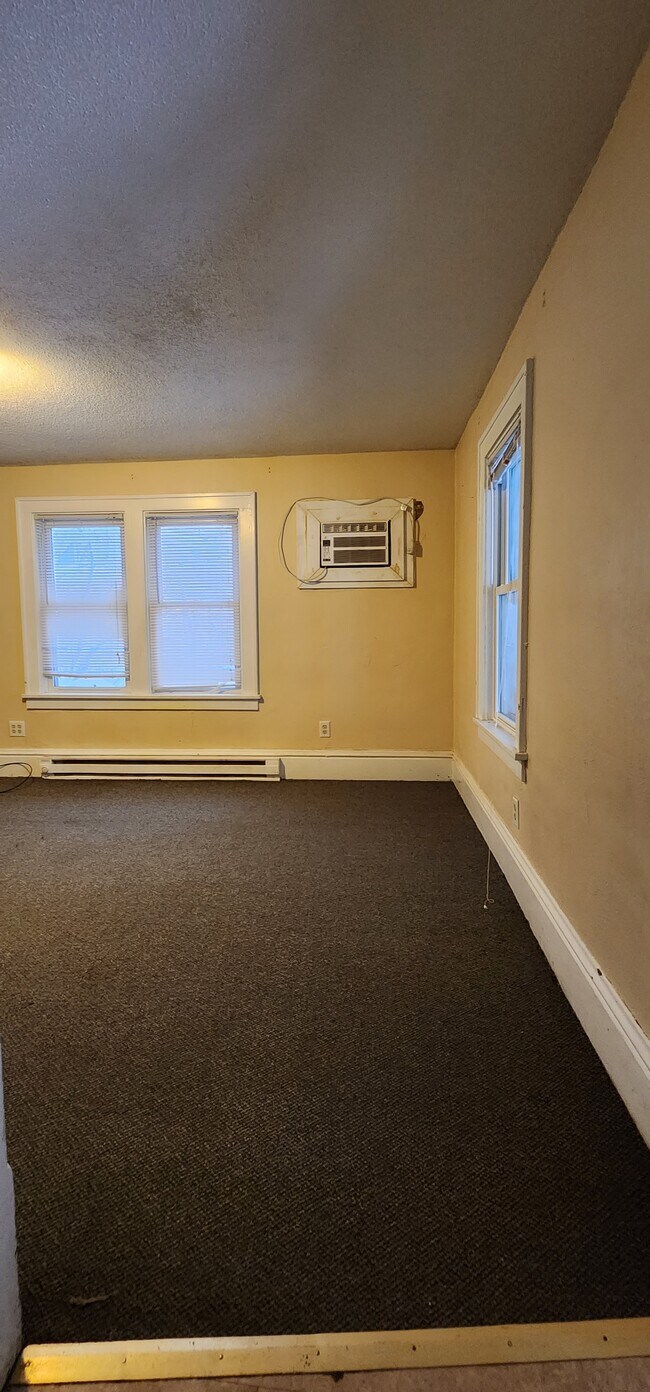 Building Photo - 1317 6th Ave S