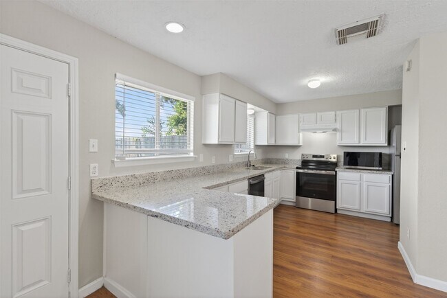 Foto del edificio - 9906 Rocky Hollow Rd