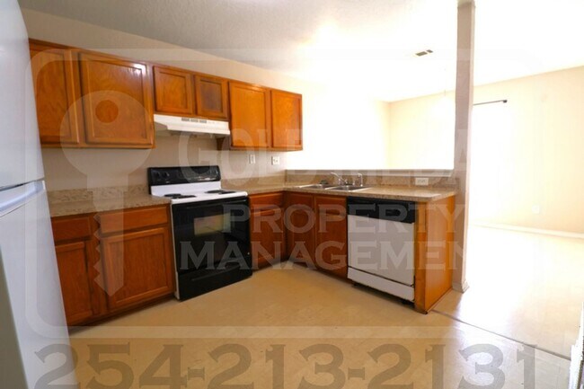 Foto del edificio - 3412 Cantabrian Dr